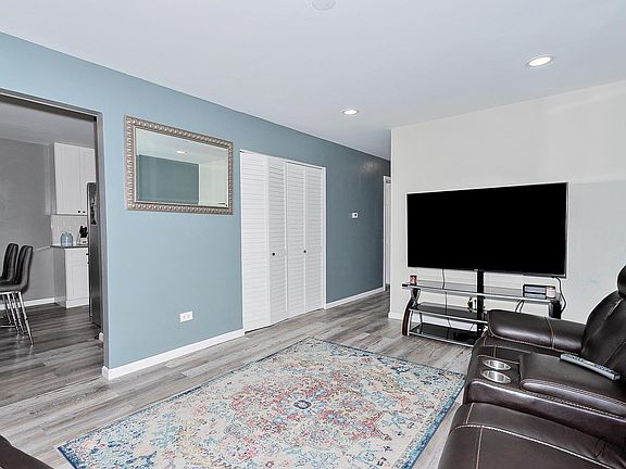 4th image of 313 Kenwood Dr