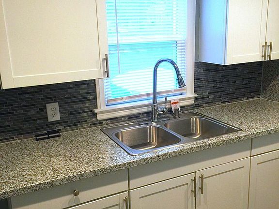 3rd image of 3071 Dresden St