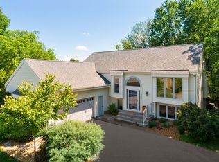 2305 Rivendell Ln, Minnetonka, MN 55305