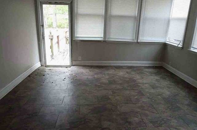 2nd image of 604 Caroline St