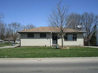 1703 E Ridgeway Ave, Waterloo, IA 50702