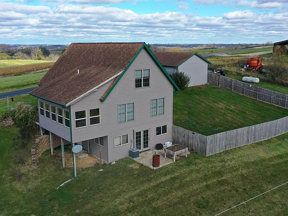 5th image of 61735 Mississippi View Ln