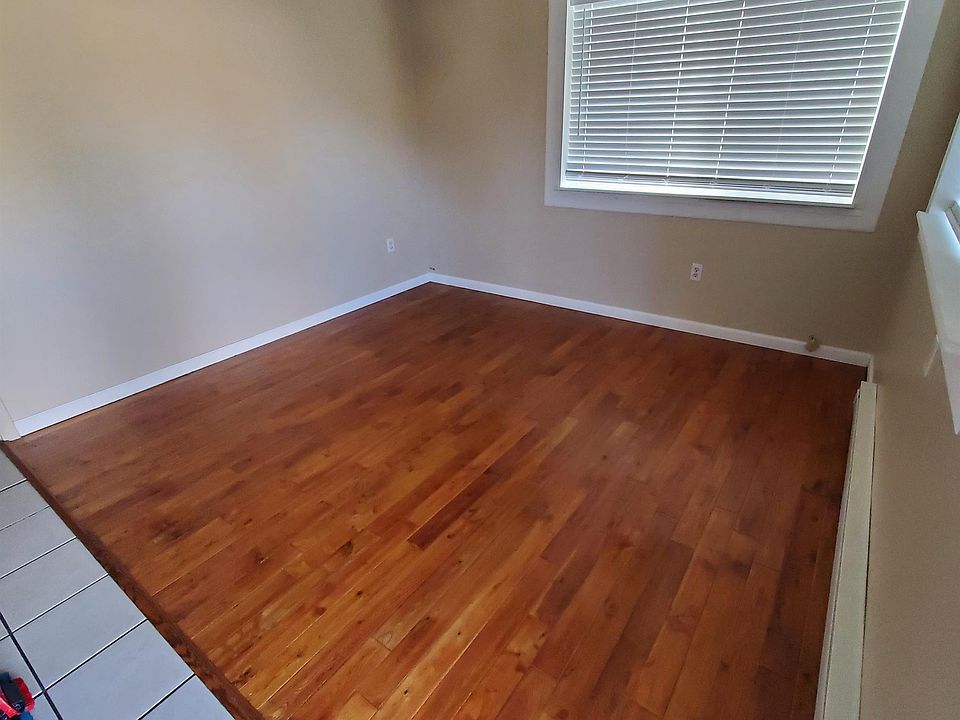 2nd image of 305 W Main St #11157913