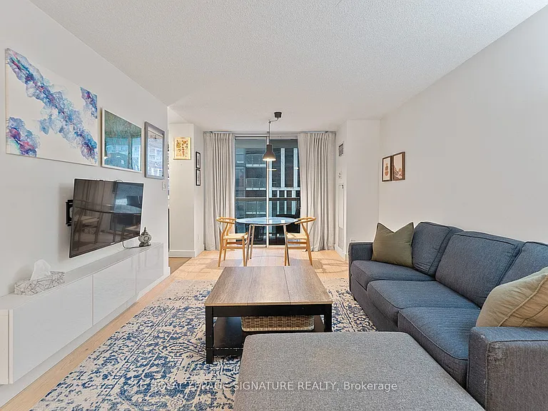 323 Richmond St E #412 — Photo 1