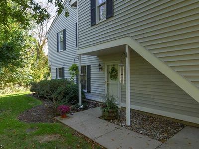 337 Phoebe Ct, Three Bridges, NJ, 08887