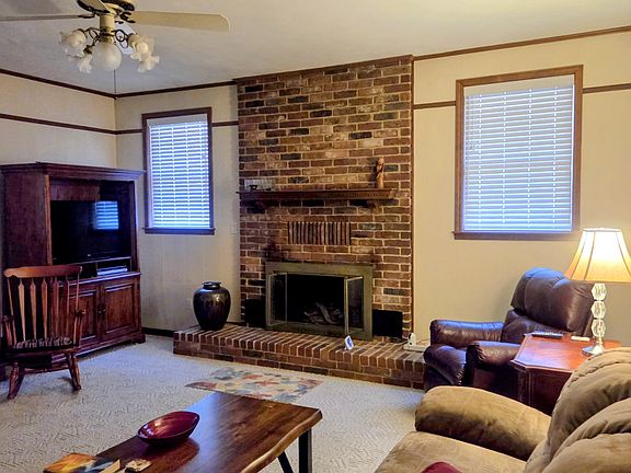 2nd image of 1409 Randall Dr