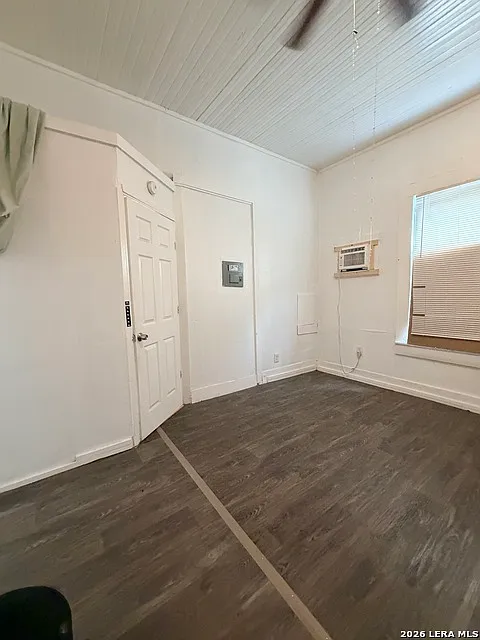 Studio, 1.0 bath, 2926 sqft, $900 — Photo 4