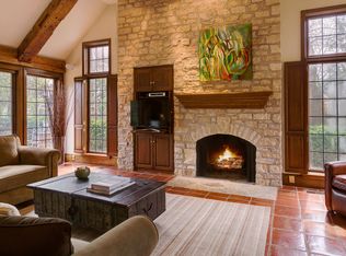 2295 Pinebrook Rd, Columbus, OH 43220