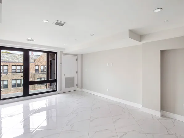 177-30 Wexford Terrace image 1 of 10
