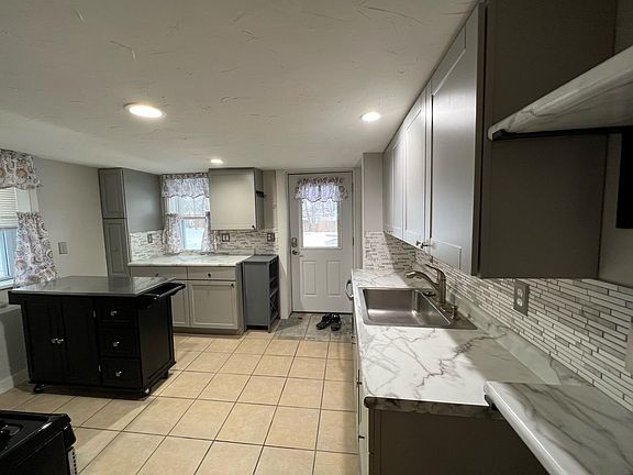 4th image of 2034 Germaine St #3