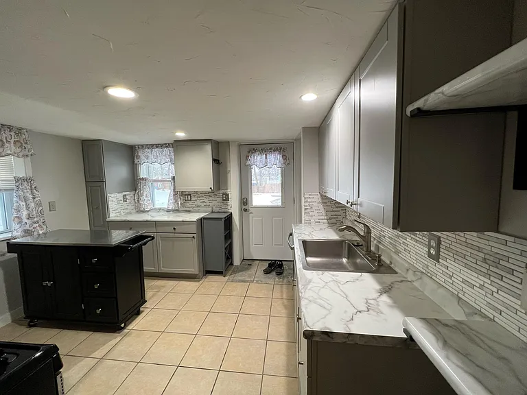 2034 Germaine St #3 — Photo 4
