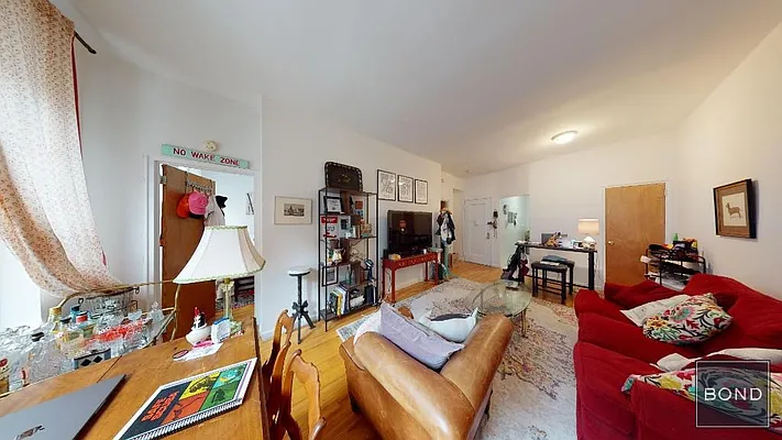 Rented by Bond New York | media 9