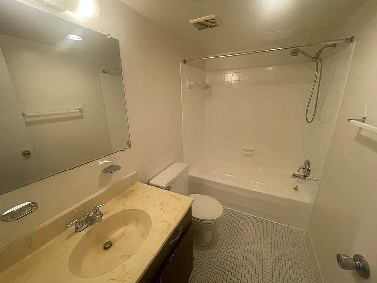 437 Christopher Ave #21 — Photo 9