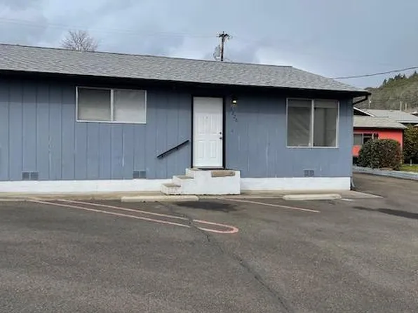 3226 NE Hughes St #3216, Roseburg, OR 97470