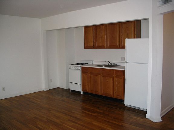 2nd image of 1268 N High St APT 11