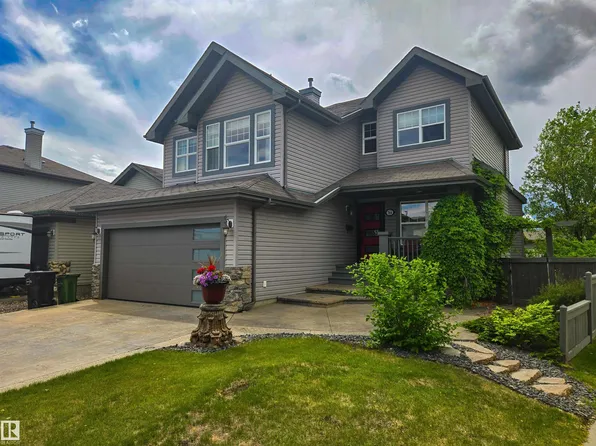 704 Wildwood Point E, Edmonton, AB T6T 0B2