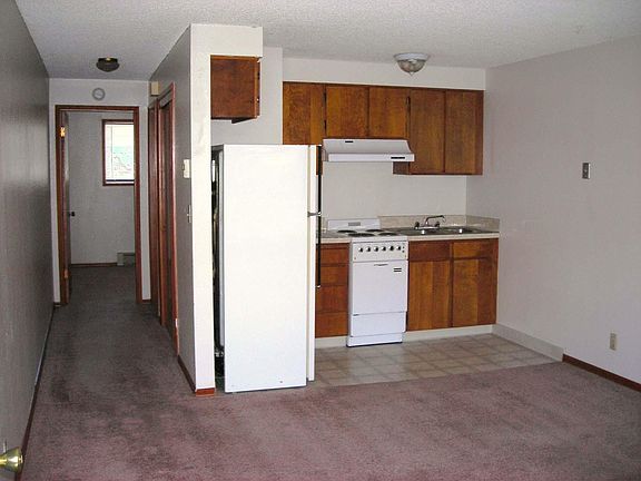 5th image of 1712 E 4th Plain Blvd APT 34