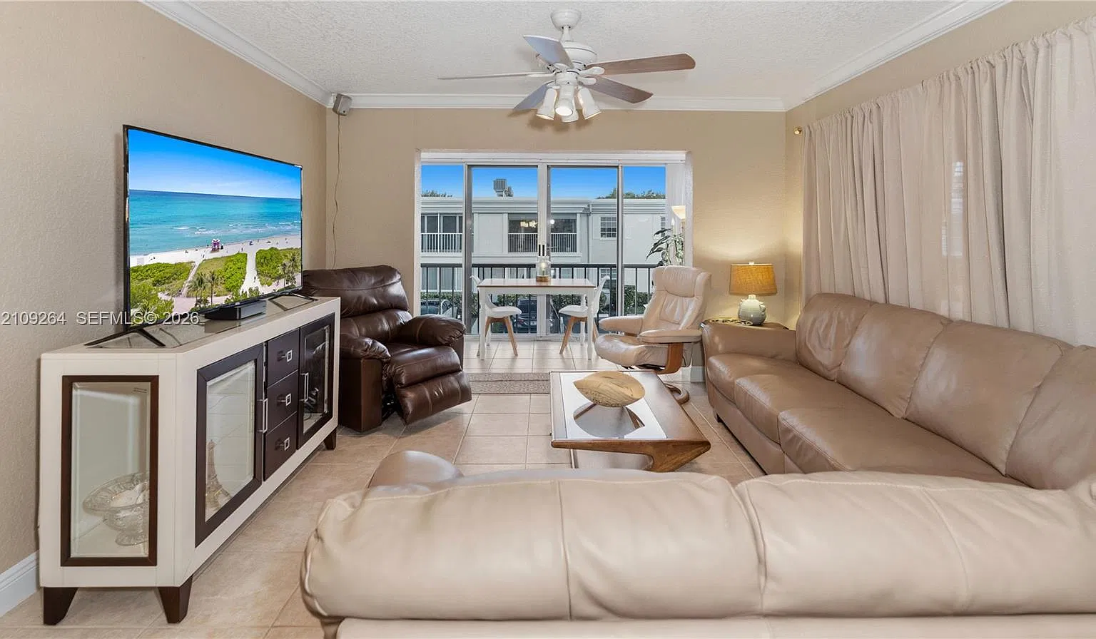 Bay Colony Club Condo — Photo 3