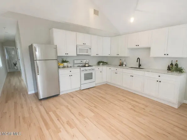 98 Raritan Ave, Keansburg, NJ 07734