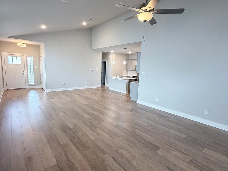 219 Pinnacle Ln — Photo 8
