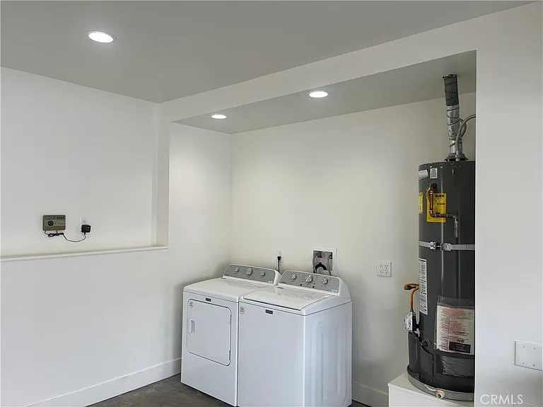 1063 Canyon Spring Ln — Photo 23