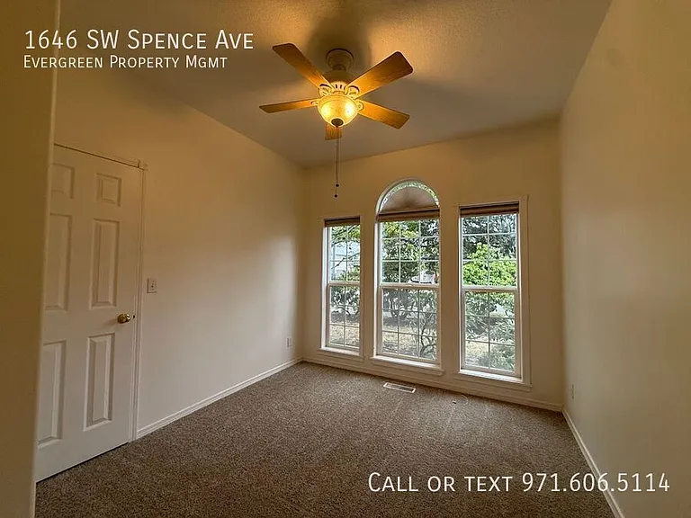1646 SW Spence Ave — Photo 29