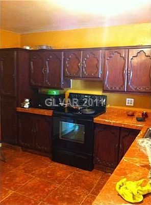 2nd image of 2321 Wendell Ave