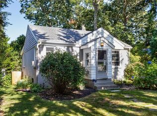 16 Spindrift Dr, Saunderstown, RI 02874