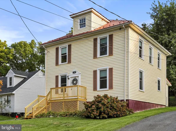 220 Orchard St, Front Royal, VA 22630