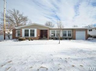 2430 Palm Dr, Florissant, MO 63031