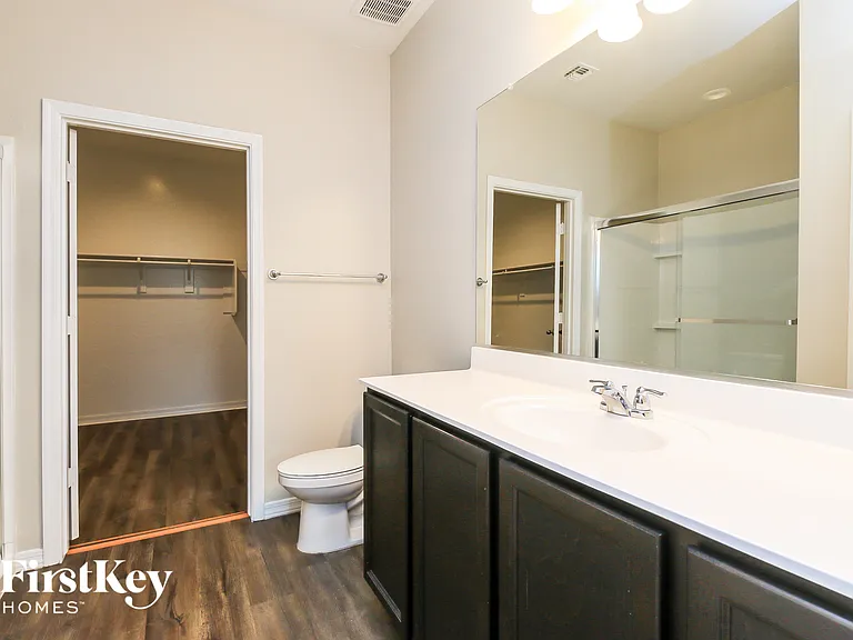 398 W Powell Dr — Photo 8
