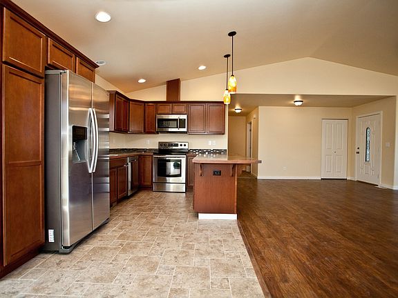 4th image of 95 Saratoga Ln