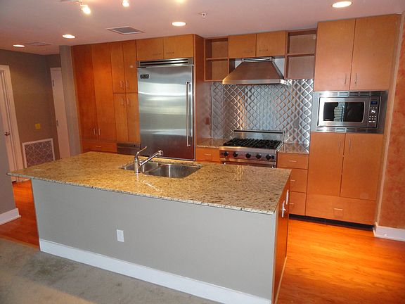 2nd image of 1208 E Kennedy Blvd Unit 1221
