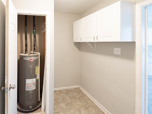 3rd image of 4399 Pepper Tree Rd