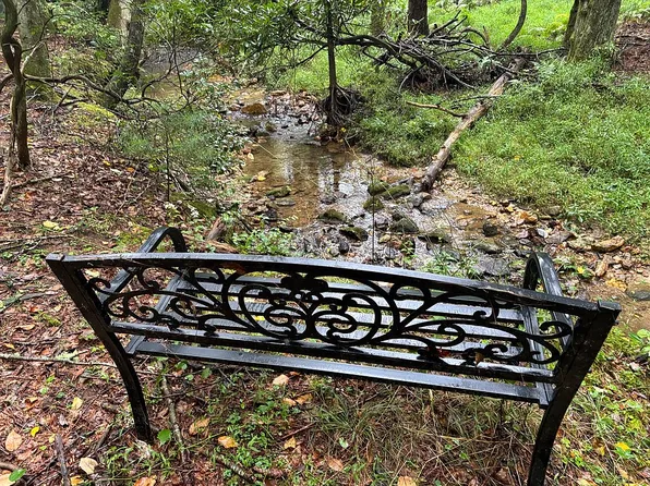 Mountain Cross Ln, Glade Valley, NC 28627