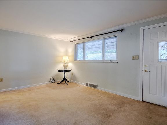 3rd image of 5583 Clarene Dr