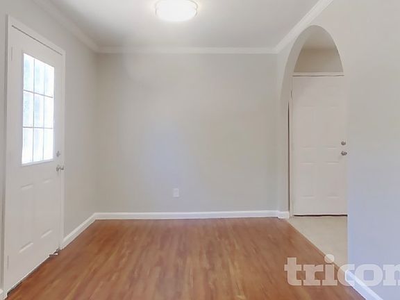 5th image of 2754 Mayfair Ave