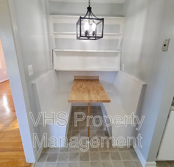 13341 Latham Ln — Photo 3