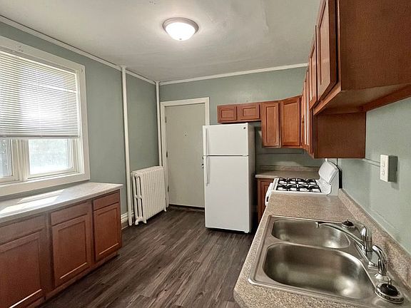 2nd image of 421 N 1st Ave W APT A