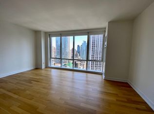 885 6th Ave #36C, New York, NY 10001