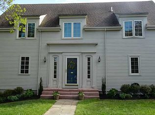 15 Bartlett Rd, Middletown, RI 02842
