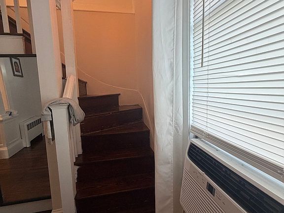 5th image of 70 Robinson St