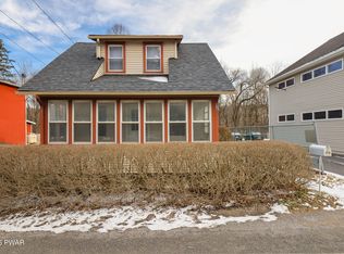 958 Main St, Newfoundland, PA 18445