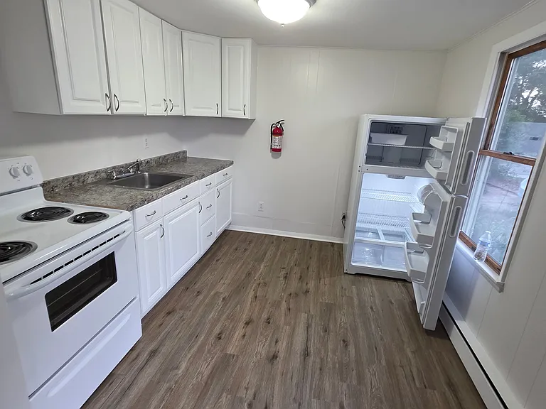 23 Twin Oak Rd #B — Photo 4