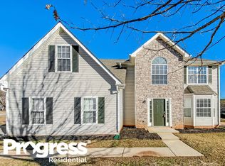 898 Tara Bnd, Hampton, GA 30228