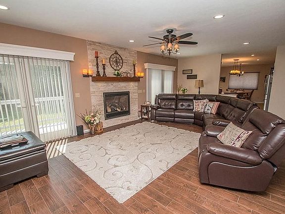5th image of 19157 Bears Paw Ln