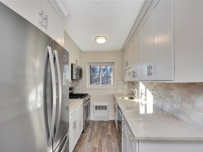 215 Edmunton Drive #H12, North Babylon, NY, 11703
