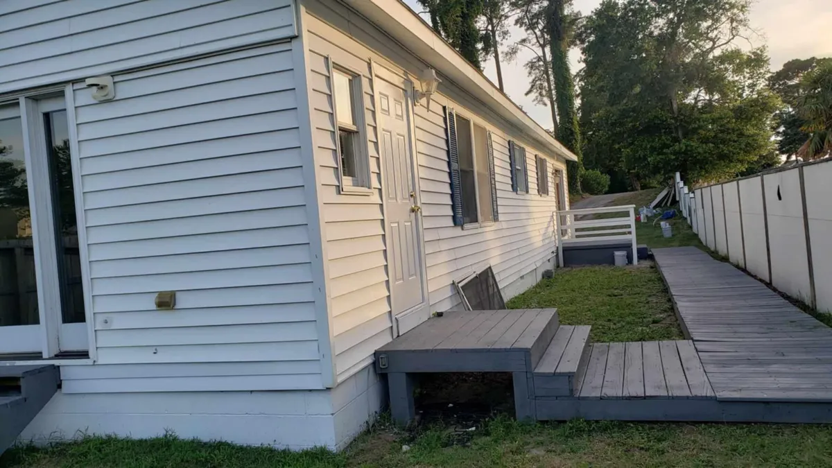Primary Photo - 102 Inlet Ct #B