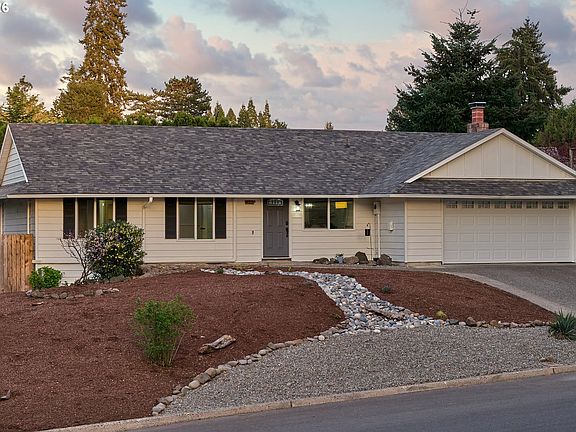 2nd image of 823 NE 96th Ave