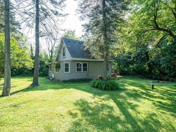 1289 Boulevard Dr, Howell, MI 48843